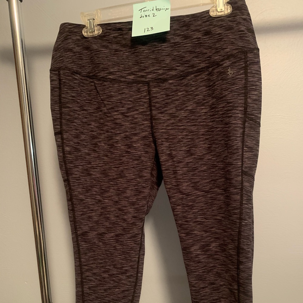 Torrid Capri length leggings size 2